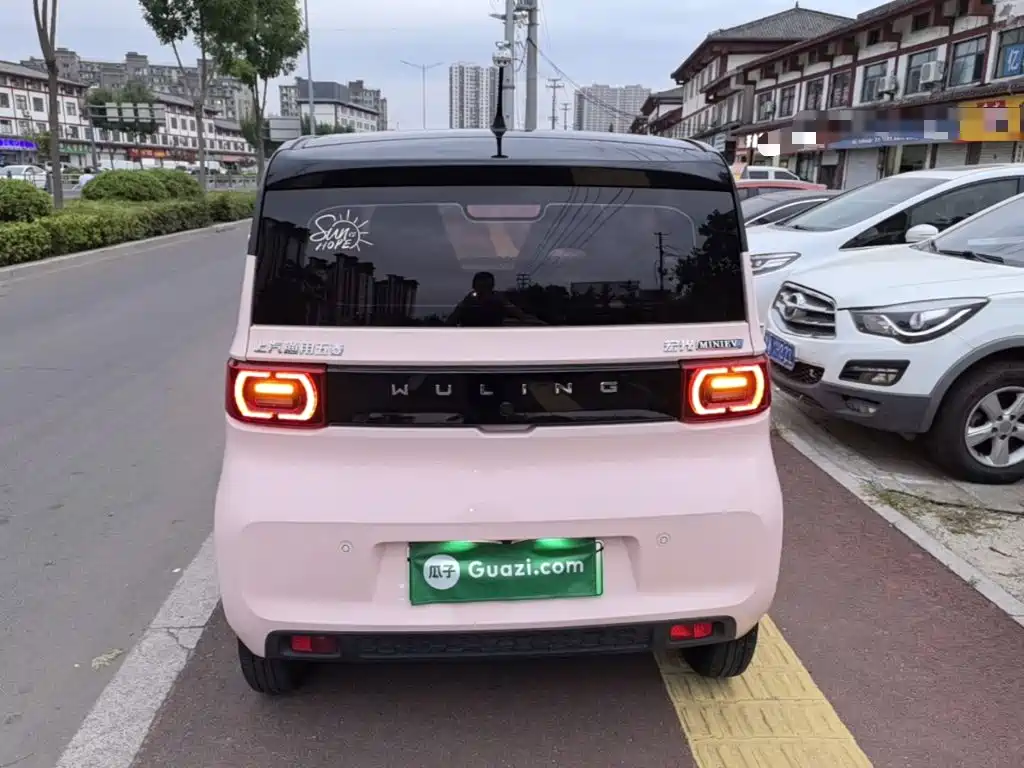 Wuling MINIEV — миниатюра 6
