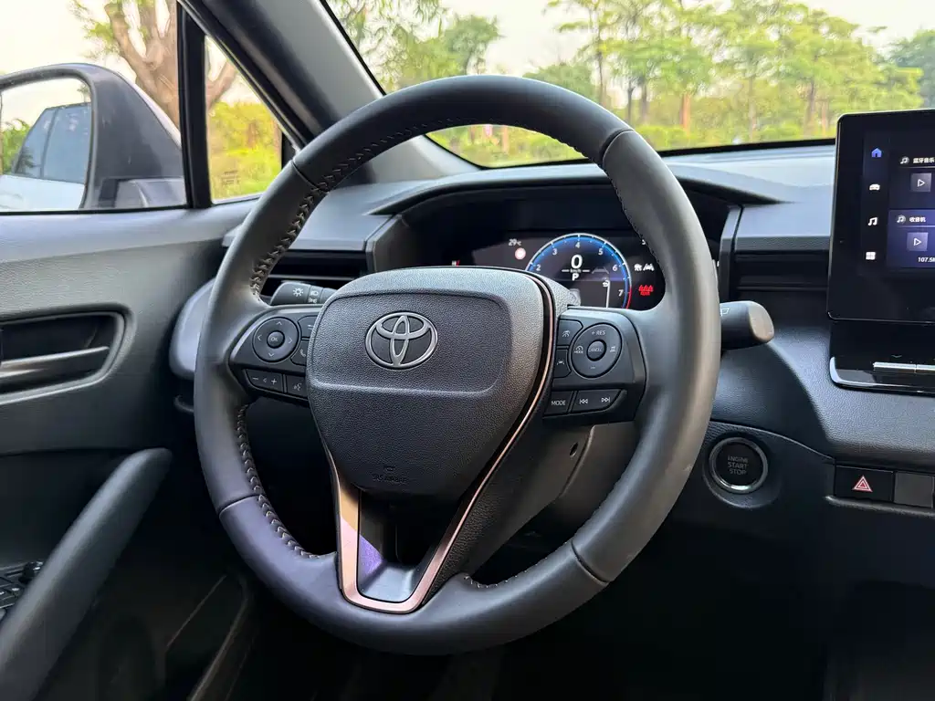 Toyota Corolla Cross — миниатюра 20