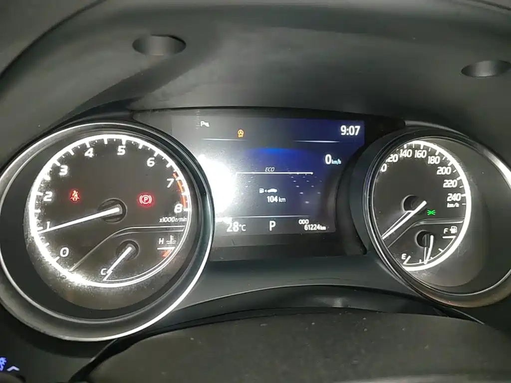 Toyota Camry — миниатюра 12
