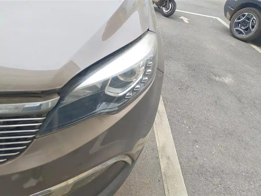 Changfeng CS10 2016 2.0T AT Luxury