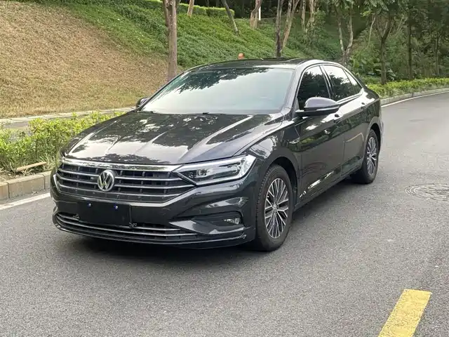 VOLKSWAGEN SAGITAR 2020