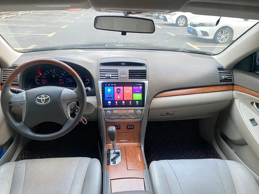 Toyota Camry — миниатюра 10