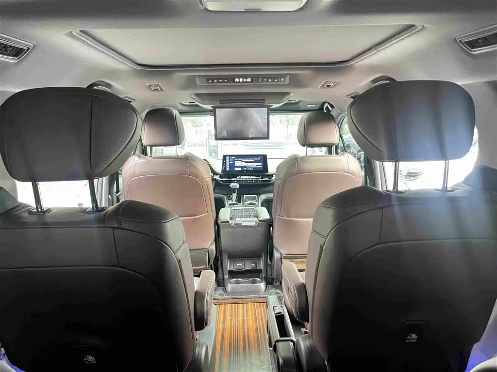 Toyota Sienna — миниатюра 32