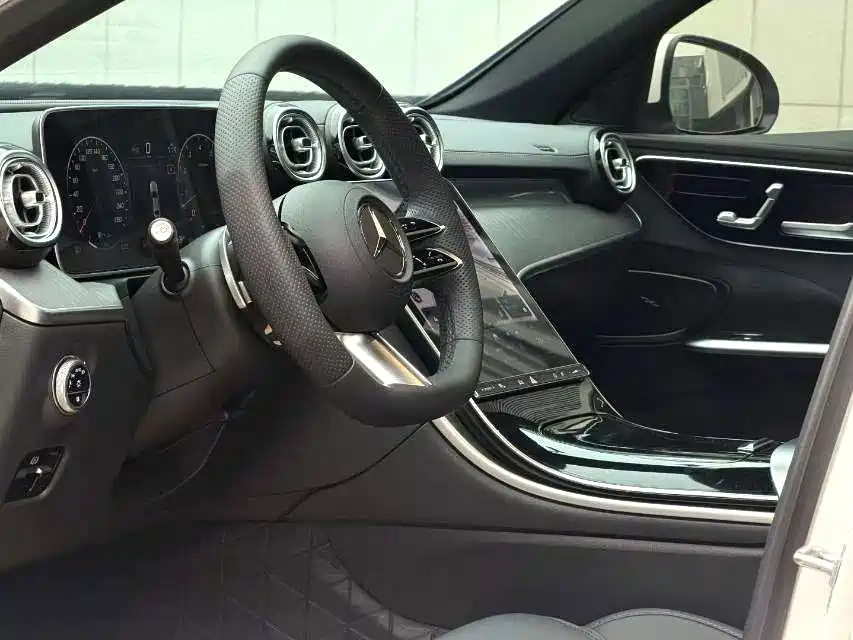 Mercedes-Benz C-Class — миниатюра 5