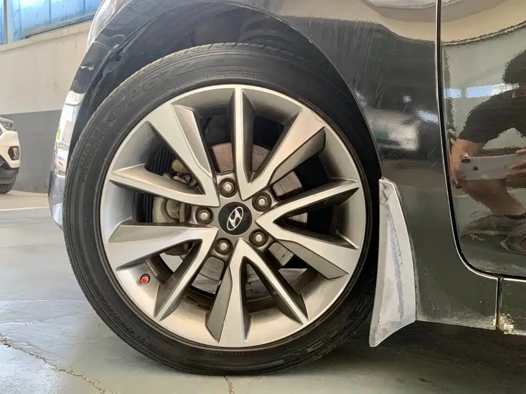Hyundai Elantra Langdong — миниатюра 18