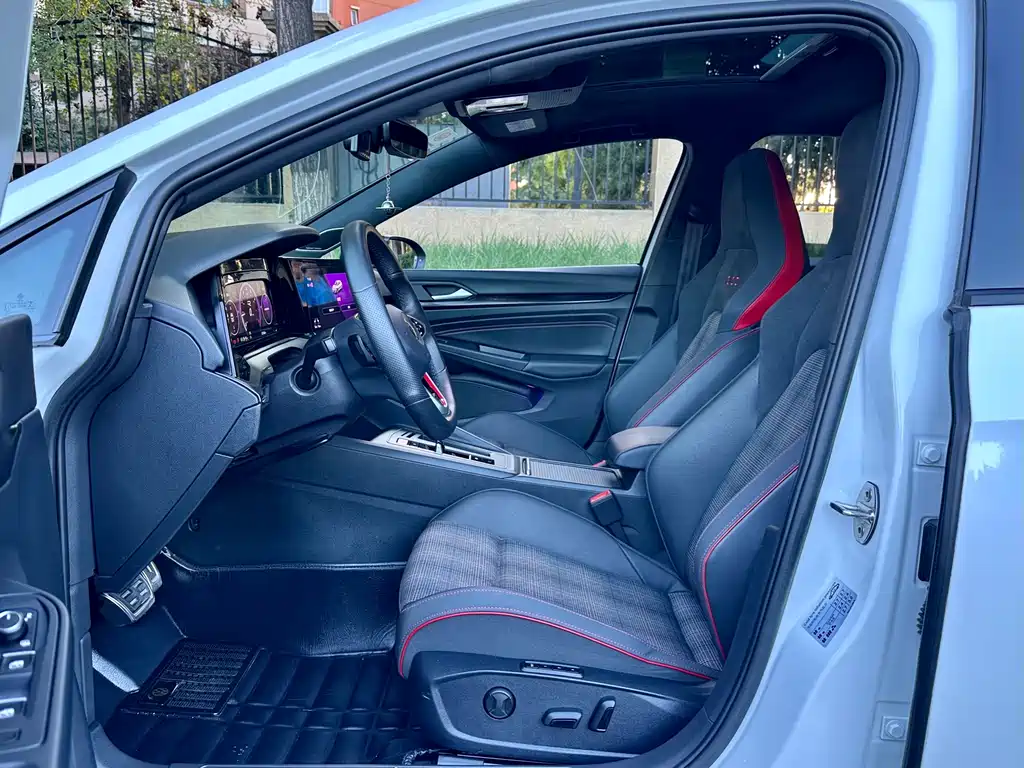 Volkswagen Golf GTI — миниатюра 6