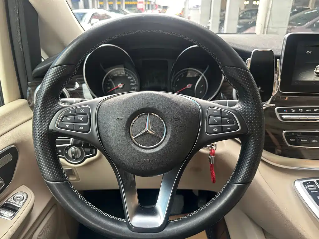 MERCEDES-BENZ V CLASS