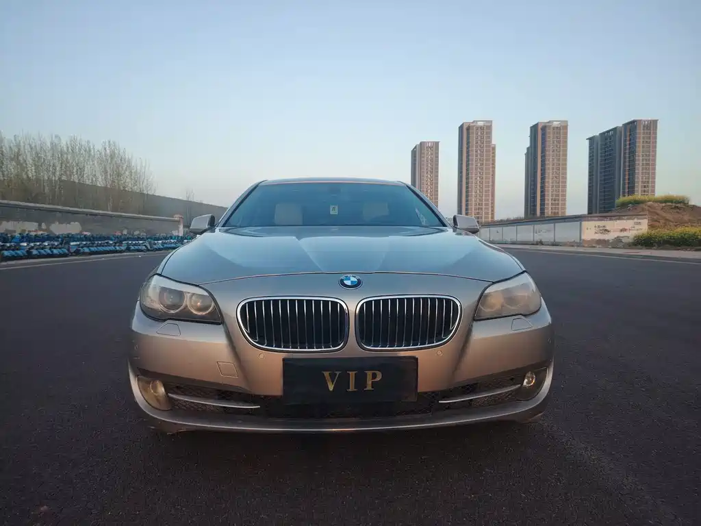BMW 5 Series — миниатюра 4