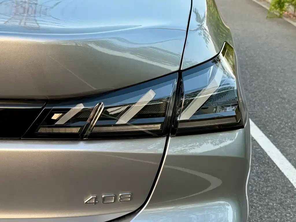 Peugeot 408 — миниатюра 10