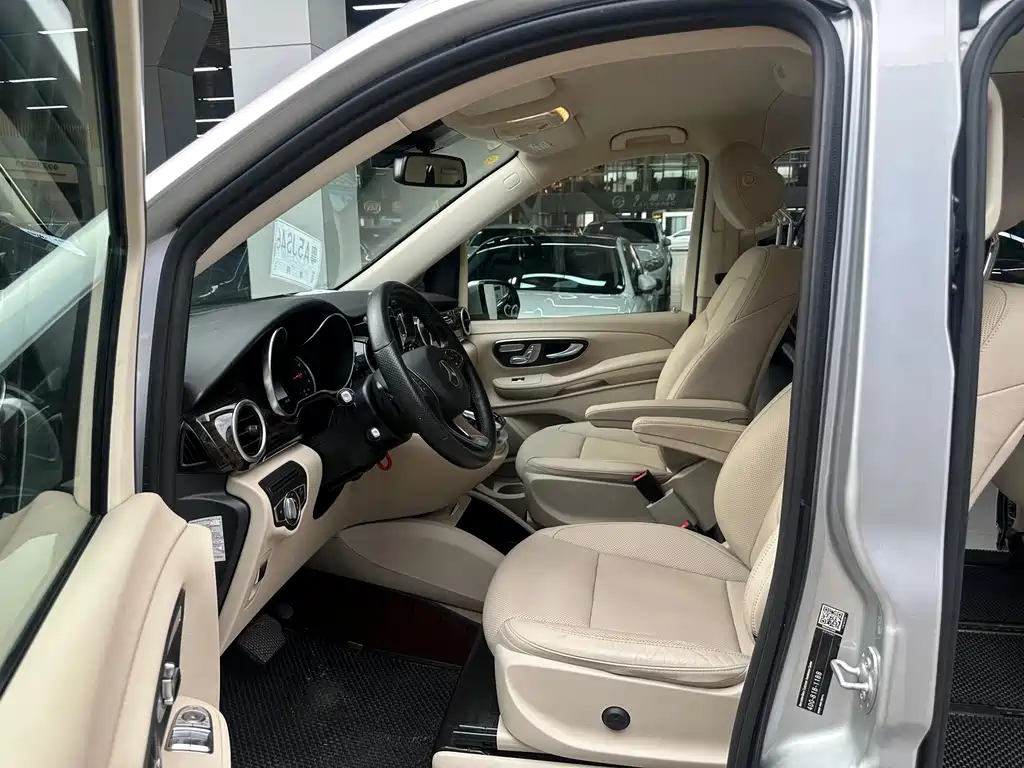 MERCEDES-BENZ V CLASS