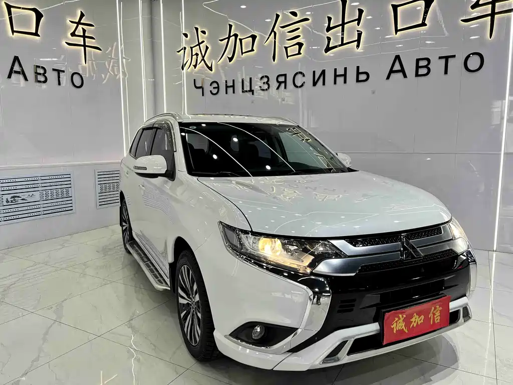 MITSUBISHI OUTLANDER