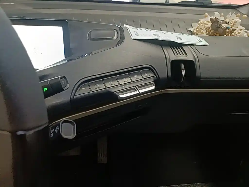 Baojun KiWi EV — миниатюра 13
