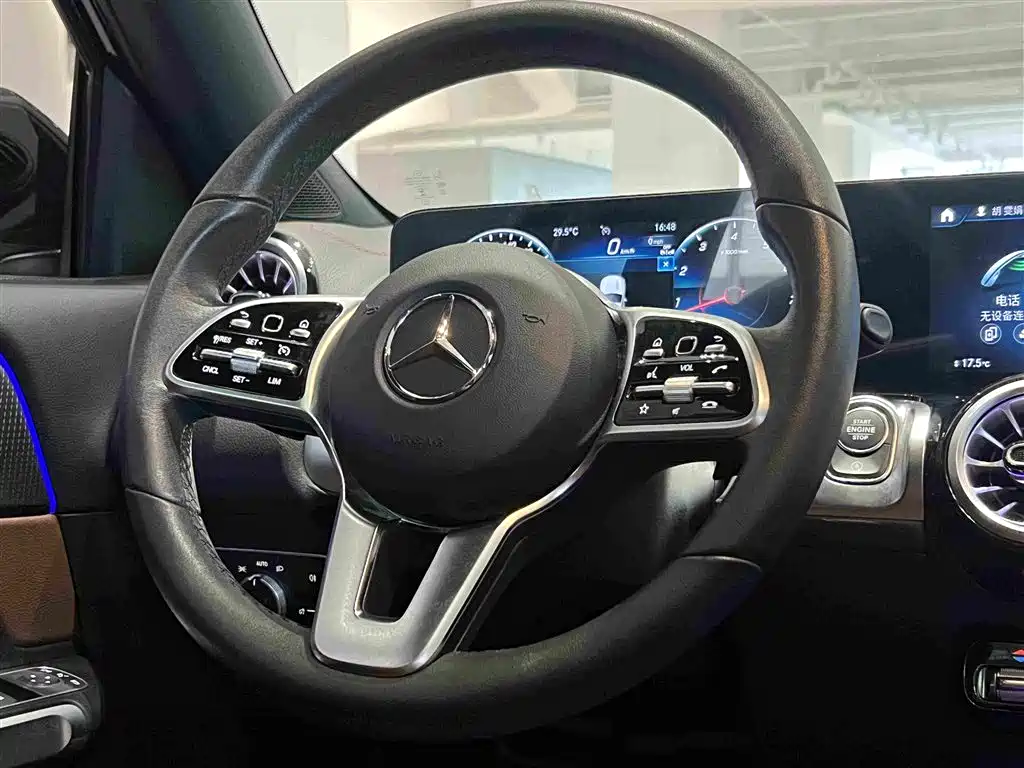 Mercedes-Benz GLB — миниатюра 37