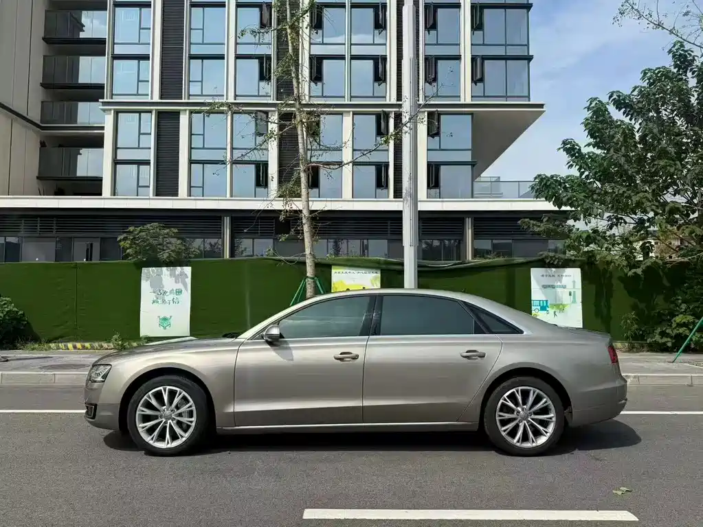 Audi A8 — миниатюра 7