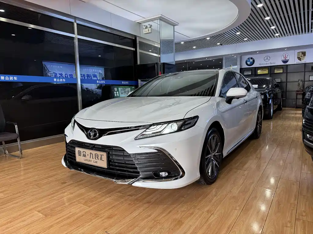 Toyota Camry 2023 2.5G Luxury Edition