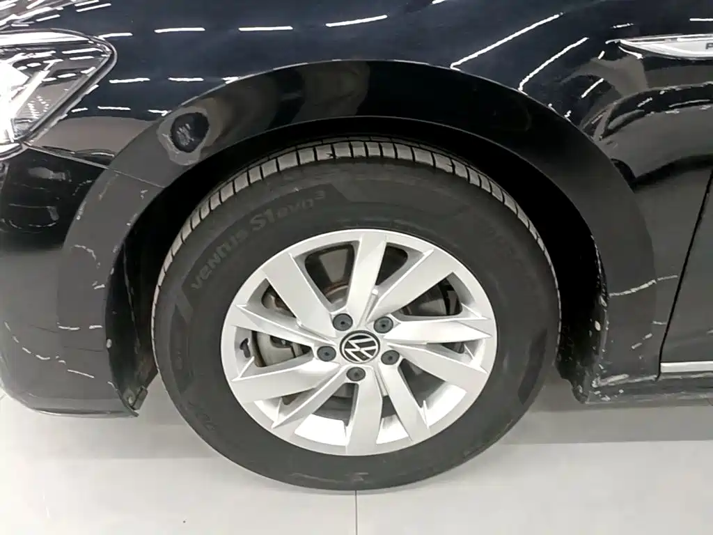 Volkswagen Passat PHEV — миниатюра 23