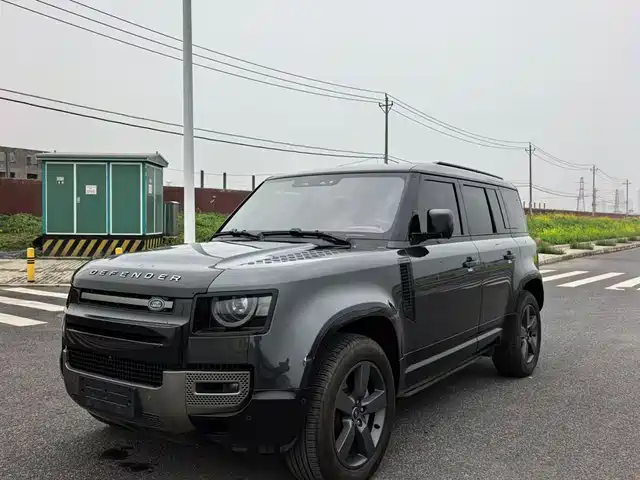 LAND ROVER DEFENDER