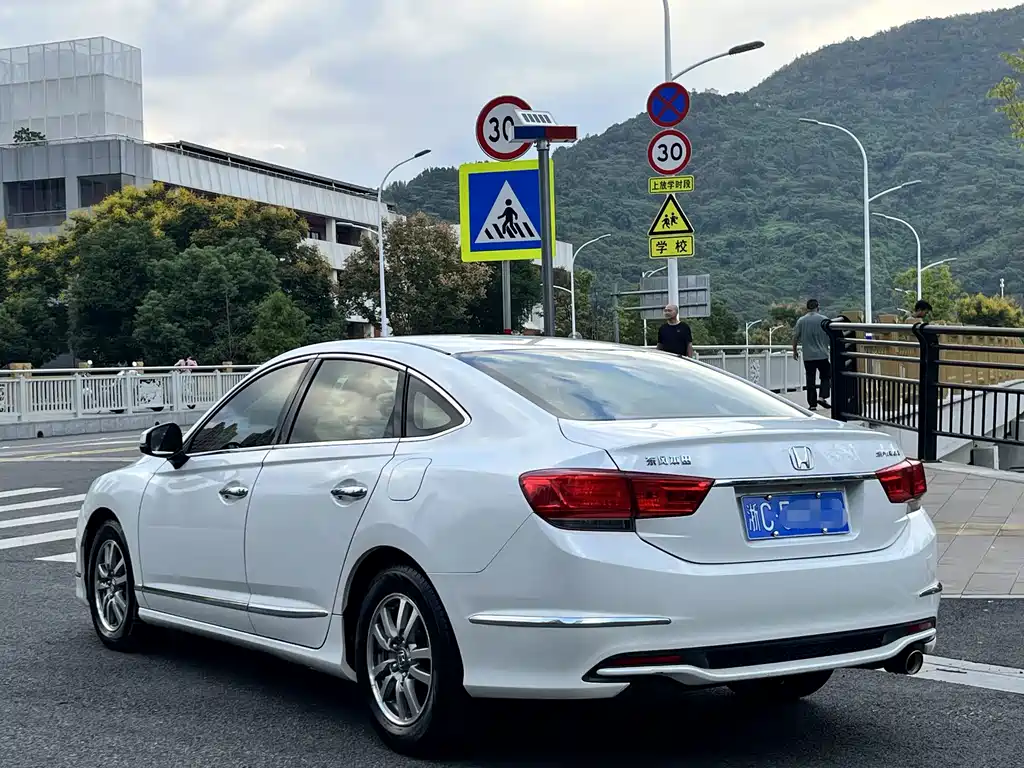 Honda Spirior — миниатюра 9