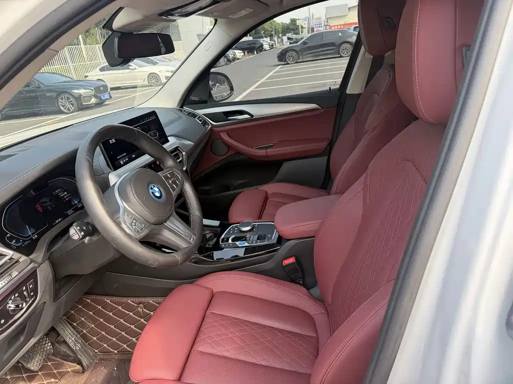 BMW iX3 — миниатюра 9