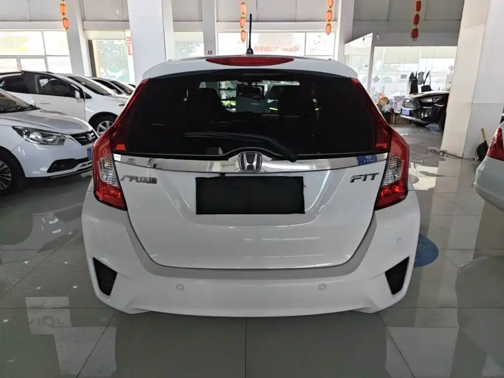 Honda Fit — миниатюра 6