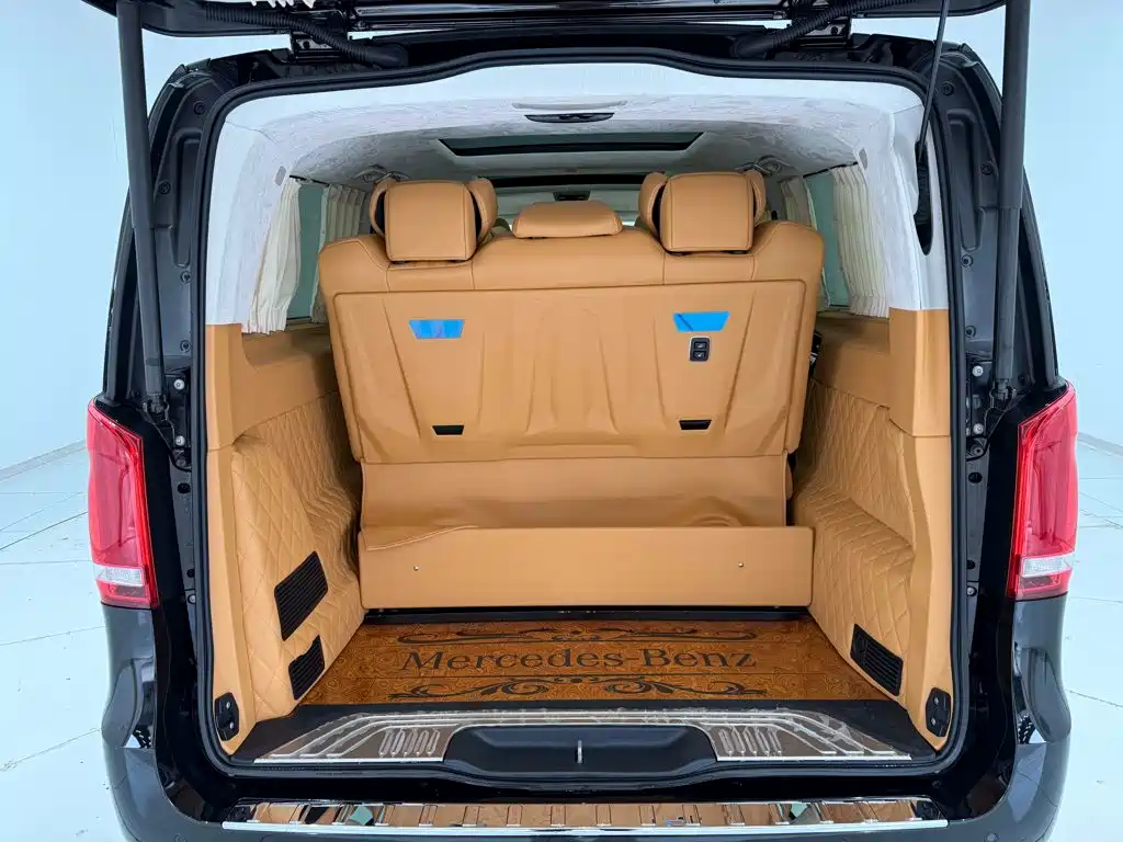 Mercedes-Benz V-Class — миниатюра 25