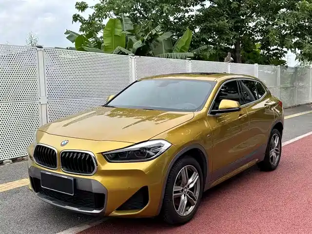 BMW  X2