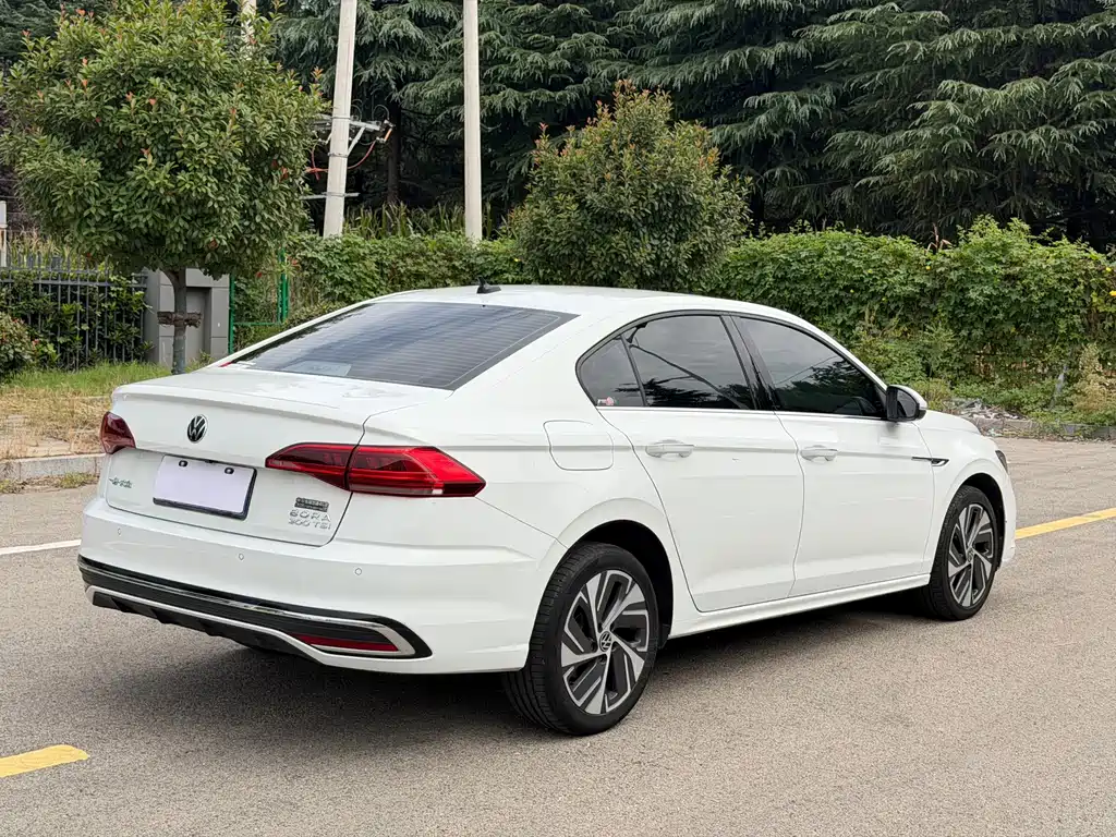 Volkswagen Bora — миниатюра 5
