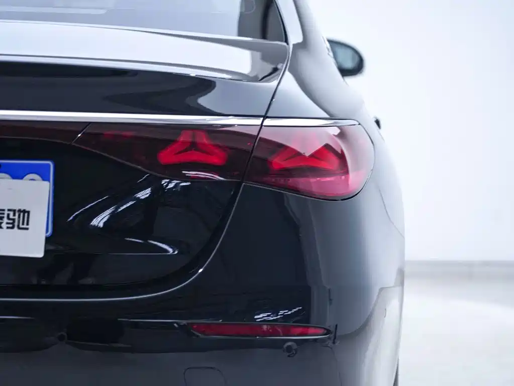 Mercedes-Benz E-Class — миниатюра 19