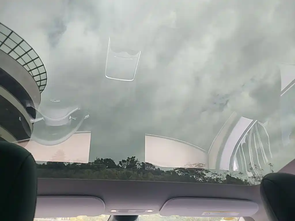 Tesla Model Y — миниатюра 23