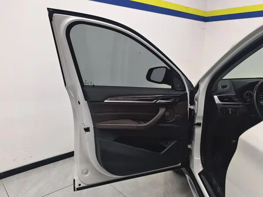BMW X1 — миниатюра 7