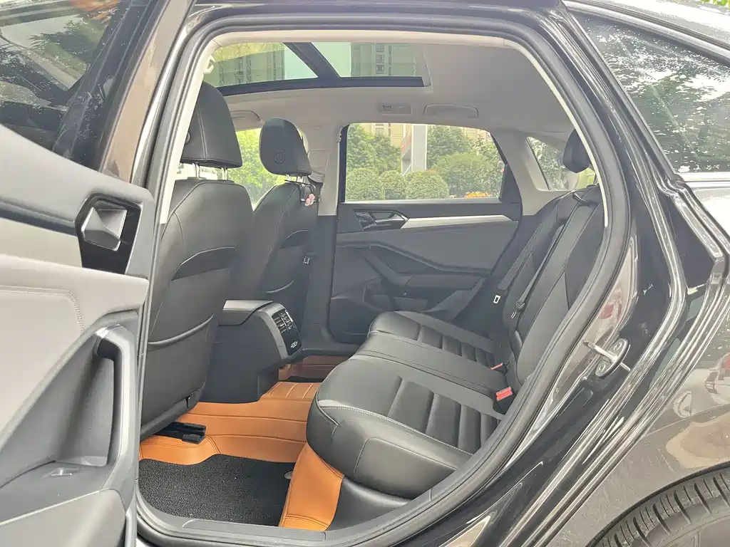 Volkswagen Sagitar — миниатюра 7