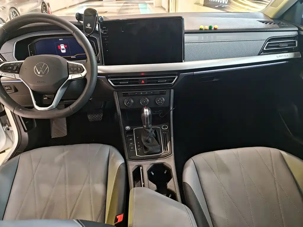 Volkswagen Lavida — миниатюра 7