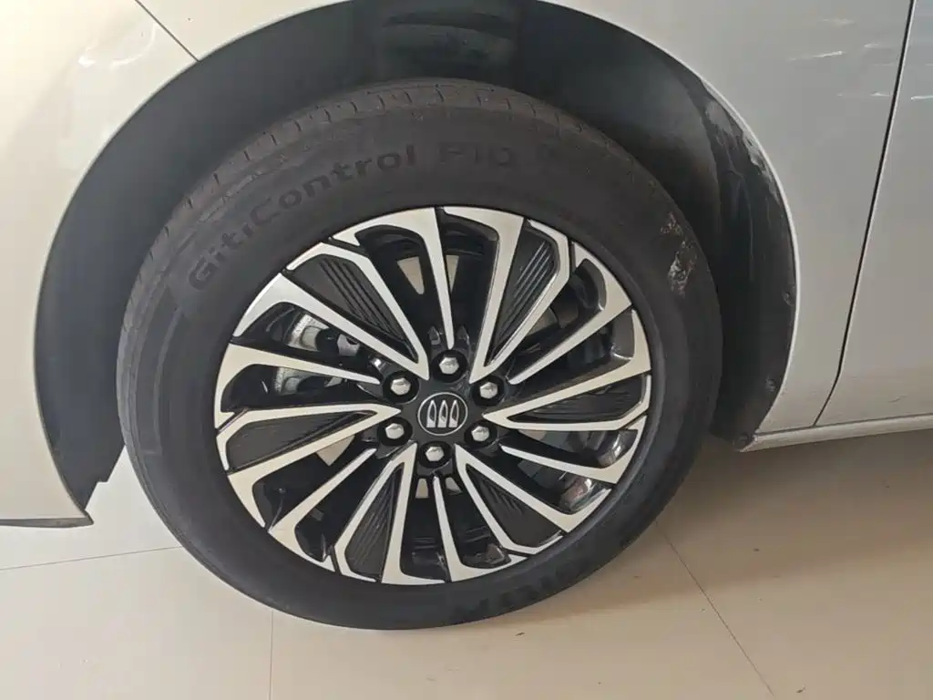 Buick GL8 Hybrid — миниатюра 23