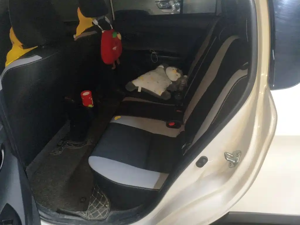 Toyota Yaris L — миниатюра 18