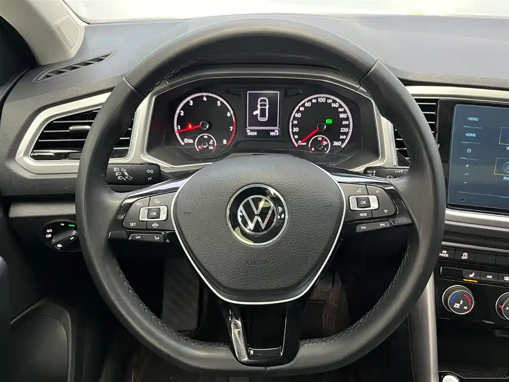 VOLKSWAGEN T ROC EXPLORING SONGS
