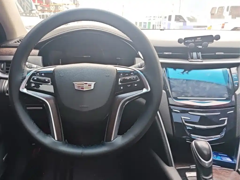 Cadillac XTS — миниатюра 5