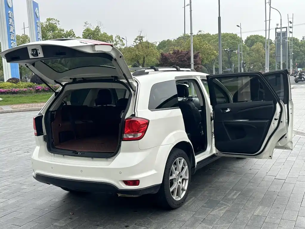 Dodge Journey — миниатюра 11