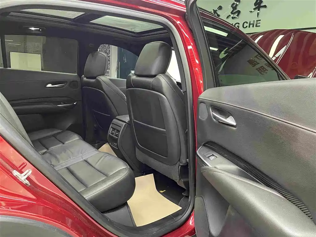 Cadillac XT4 — миниатюра 15