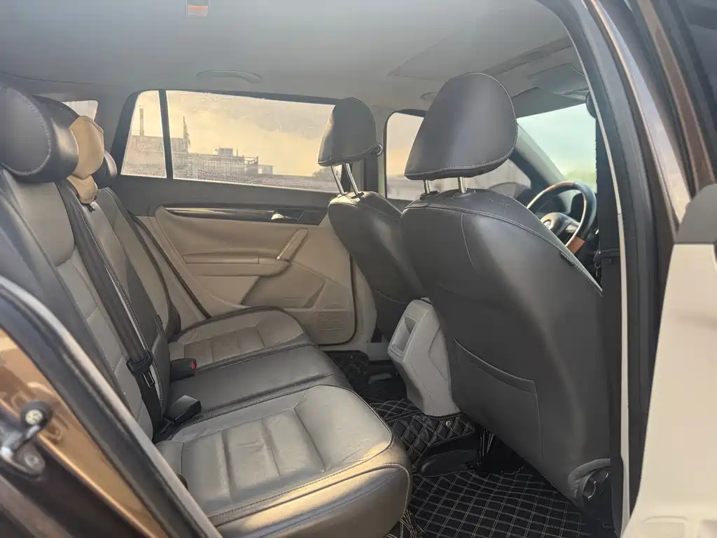 Volkswagen Gran Lavida 1.6L Auto Sport Edition, фото 8