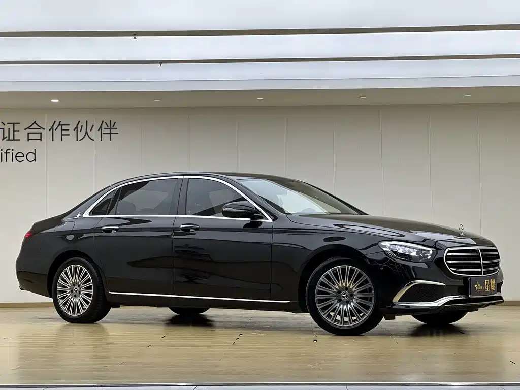 Mercedes-Benz E-Class — миниатюра 3