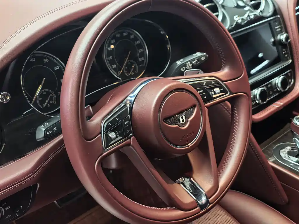 Bentley Bentayga — миниатюра 19
