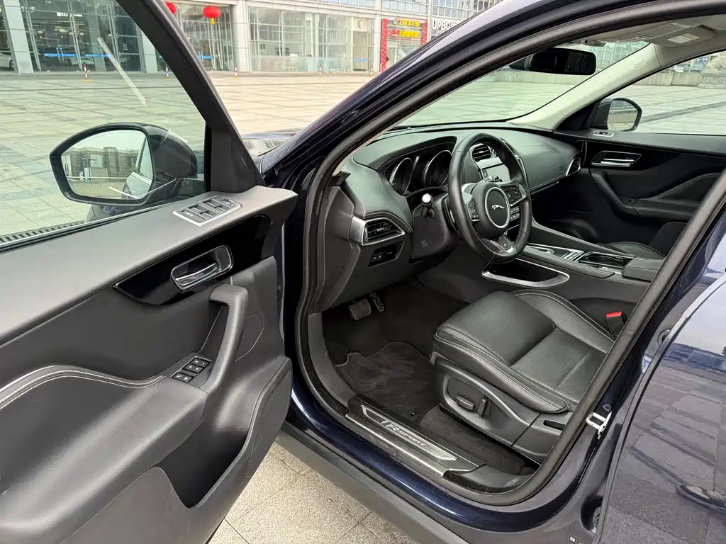 Jaguar F-PACE 3.0 SC 4WD R-Sport Sport Edition, фото 7