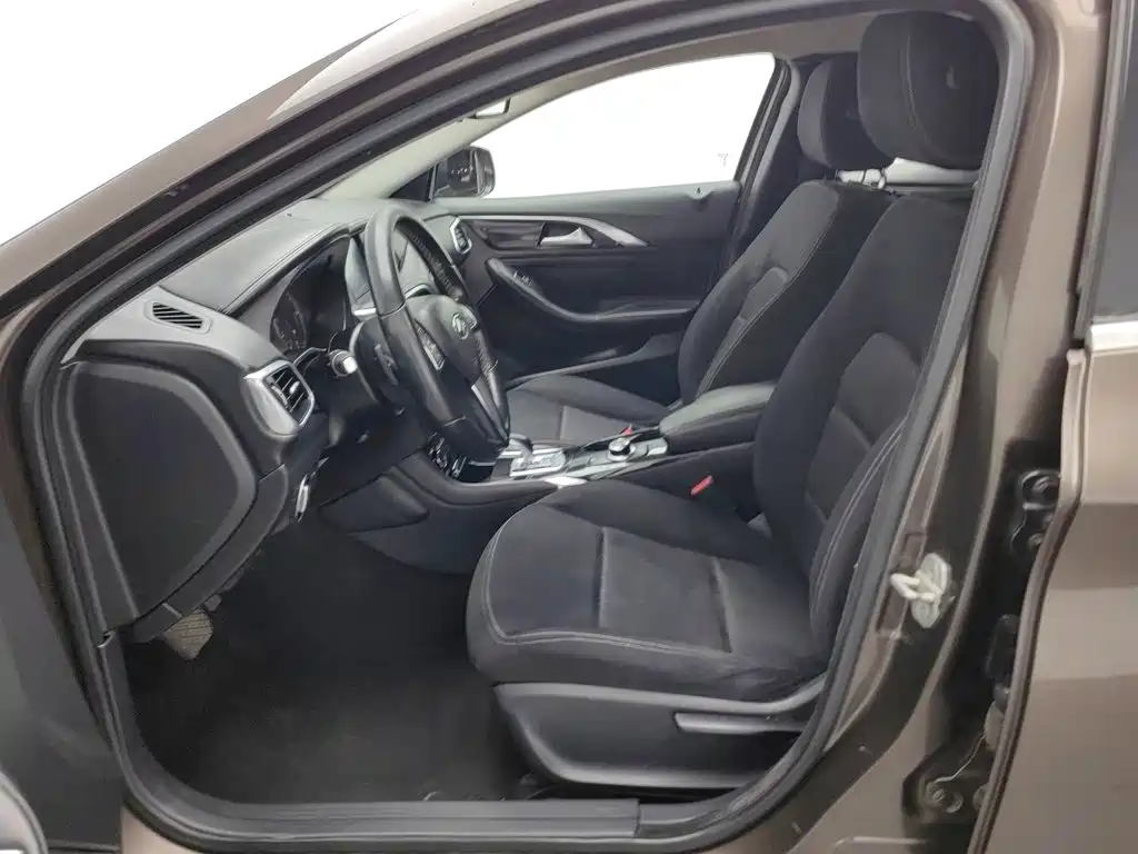 Infiniti QX30 — миниатюра 10