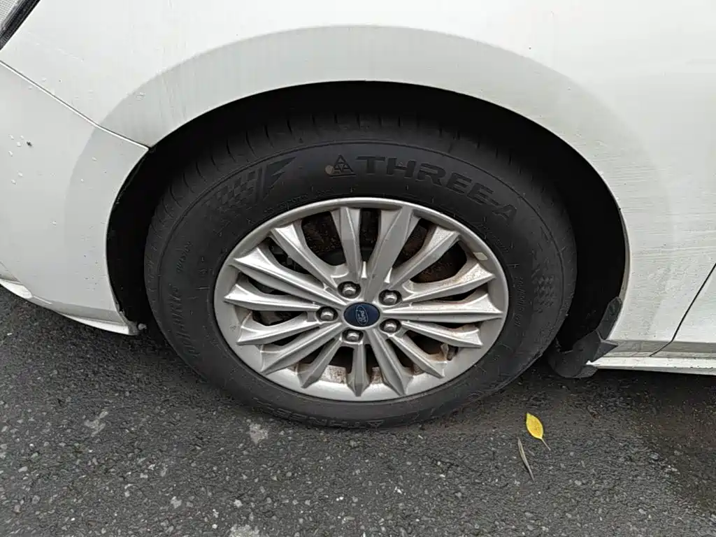 Ford Focus — миниатюра 23