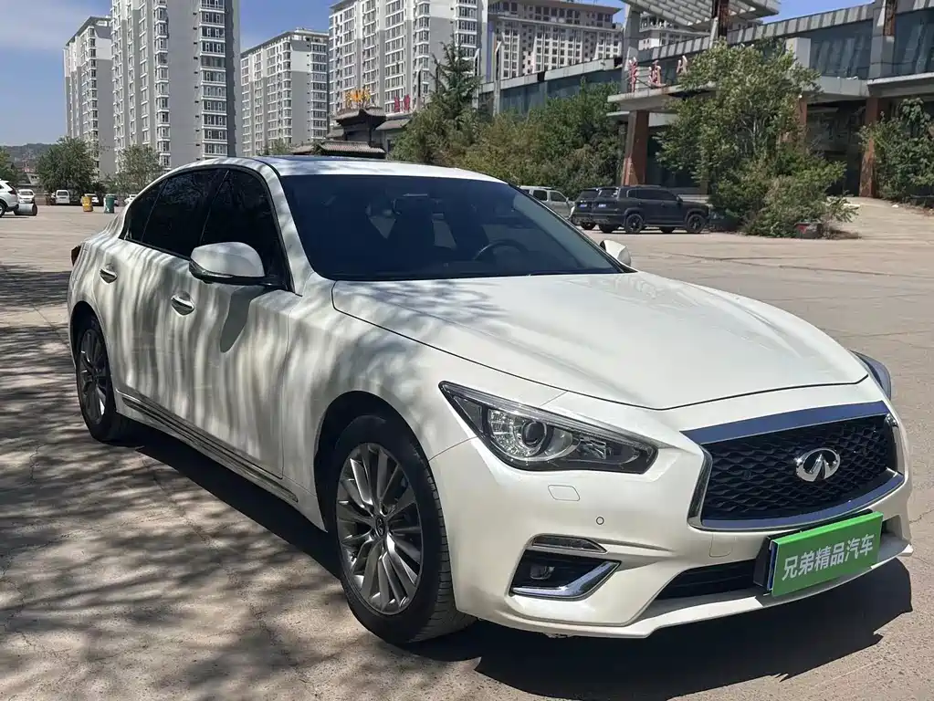 INFINITI  Q50L