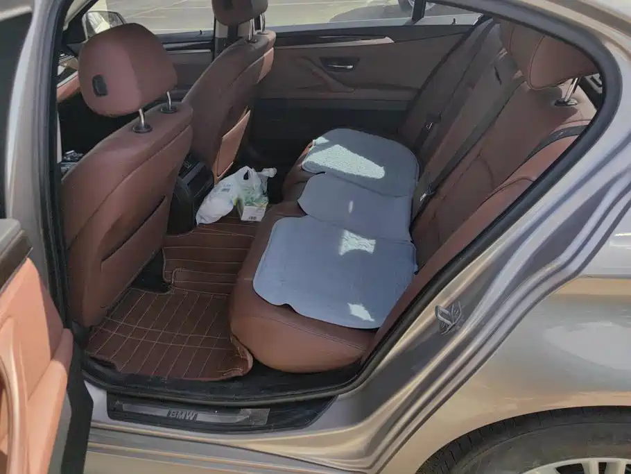 BMW 5 Series — миниатюра 11