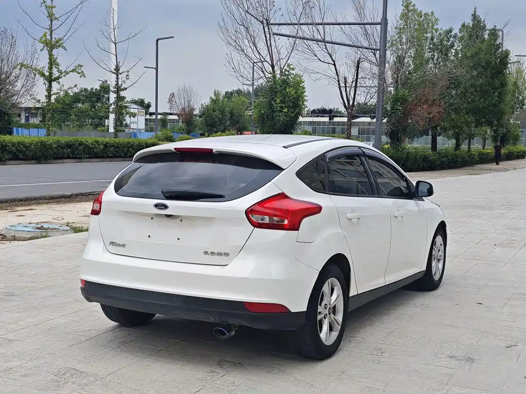 Ford Focus — миниатюра 7