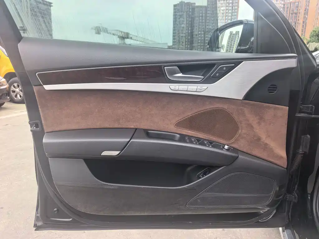 Audi A8 — миниатюра 11