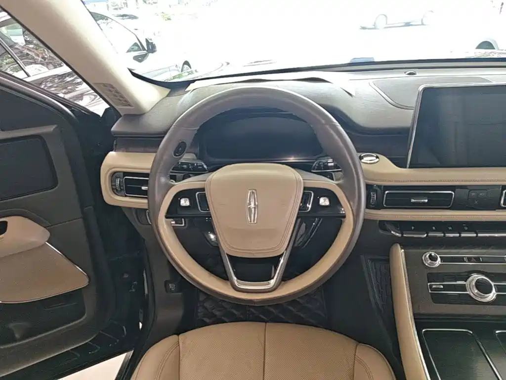 Lincoln Aviator (Import) — миниатюра 11