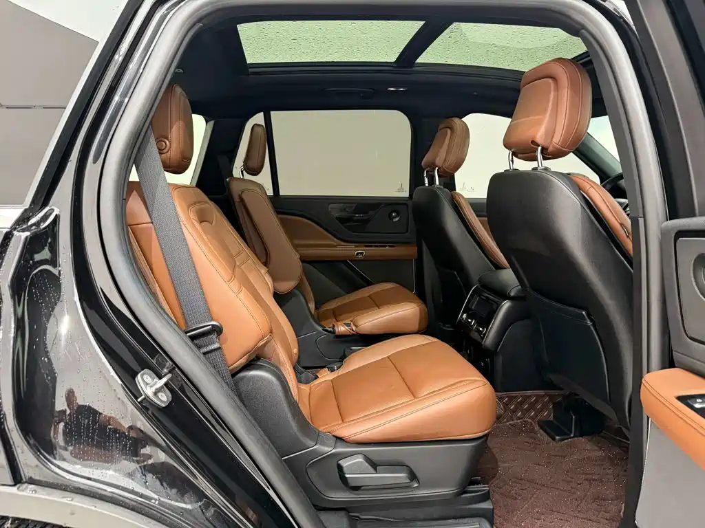 Lincoln Aviator — миниатюра 27